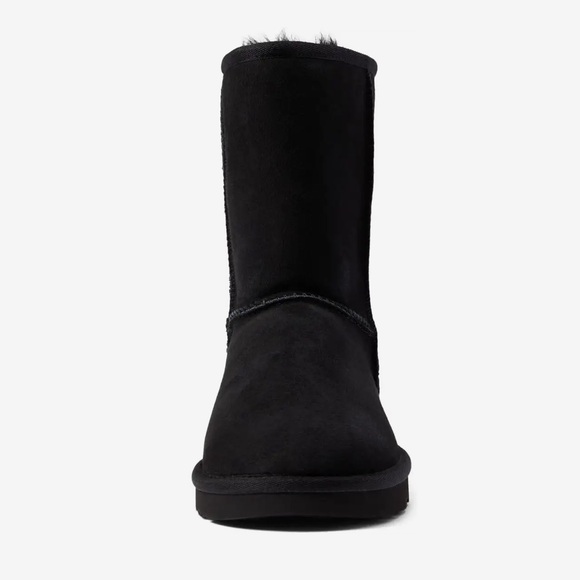 UGG® Classic Short II, Size Women’s 8 - Picture 2 of 10